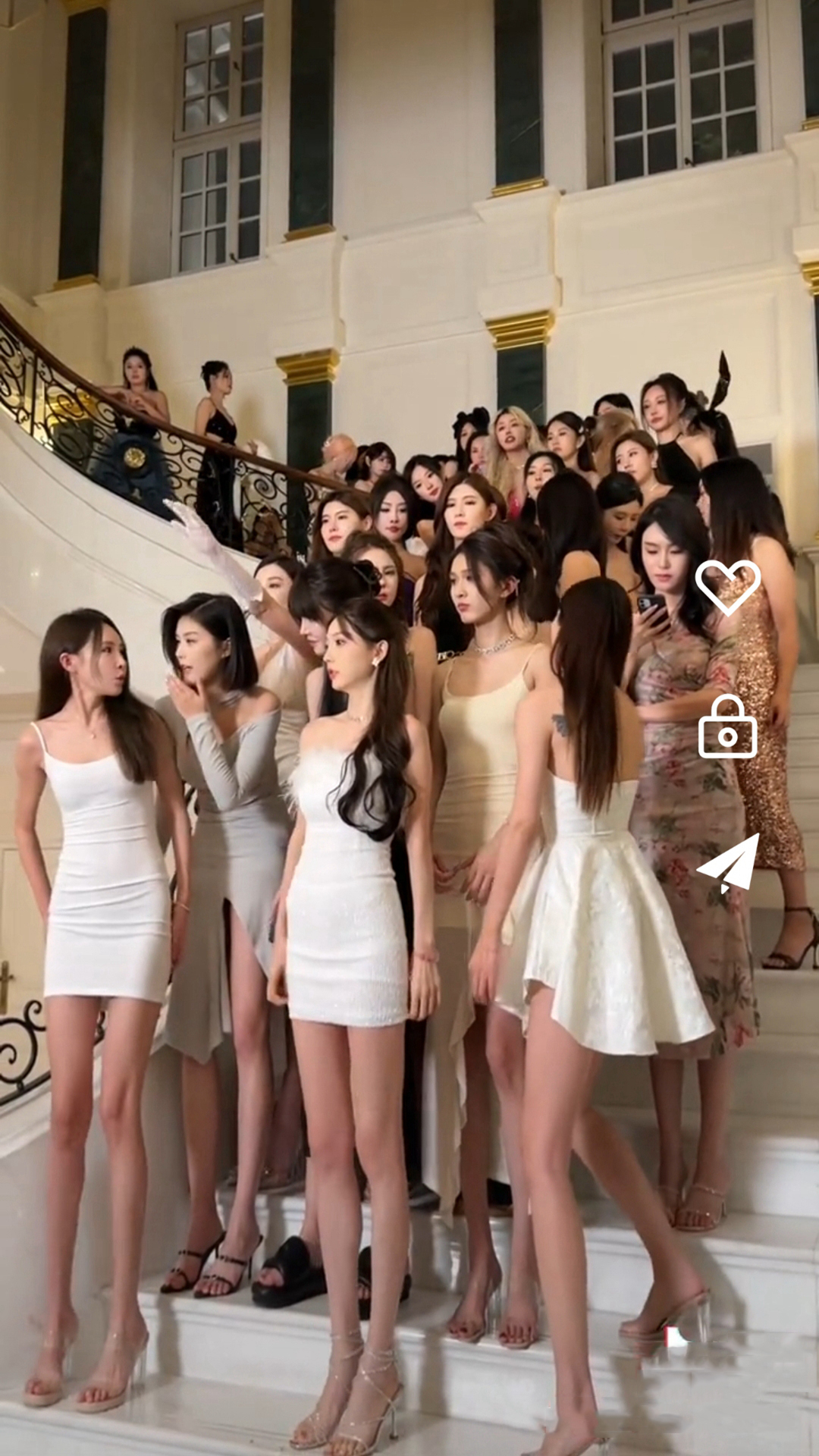 火车包厢带卫生间截图